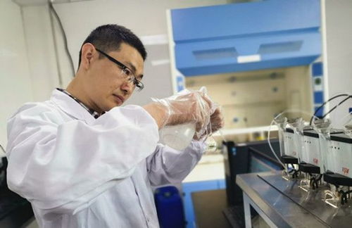 扎根西太湖，創新塑未來——記武進區“學習身邊榜樣”入選者、塑料制品研發先鋒